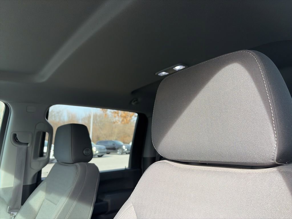 Used 2022 Chevrolet Silverado 2500 Custom w/ Custom Value Package image 22