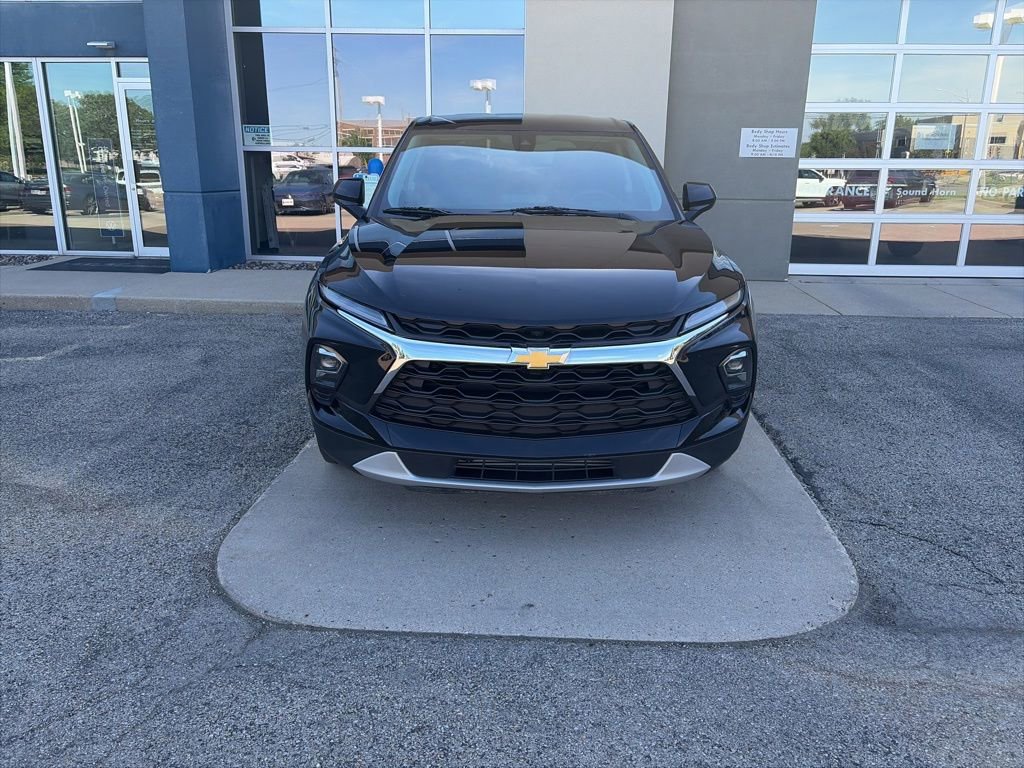 Used 2023 Chevrolet Blazer LT w/ Driver Confidence Package AWD/4WD image 3