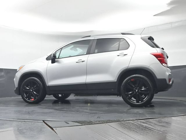 Used 2021 Chevrolet Trax LT w/ Redline Edition AWD/4WD image 24