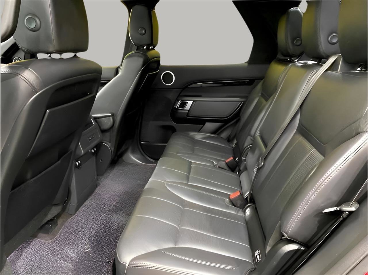 Used 2017 Land Rover Discovery SE AWD/4WD image 23