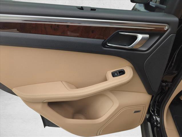 Used 2020 Porsche Macan AWD/4WD image 10