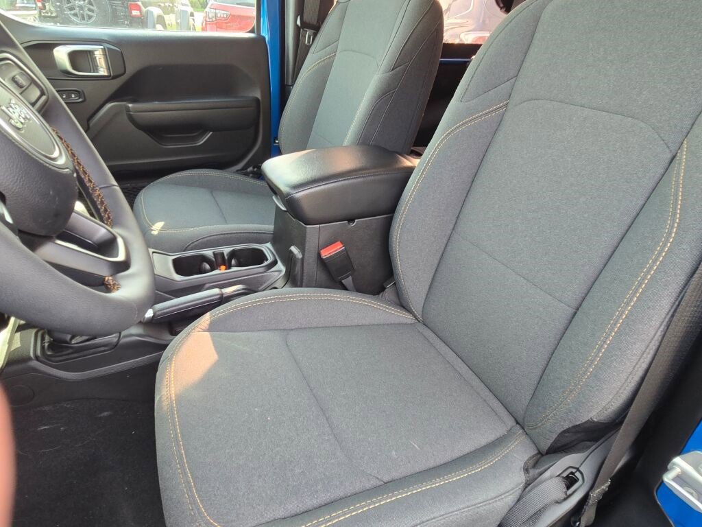 Used 2024 Jeep Wrangler Sport S image 13