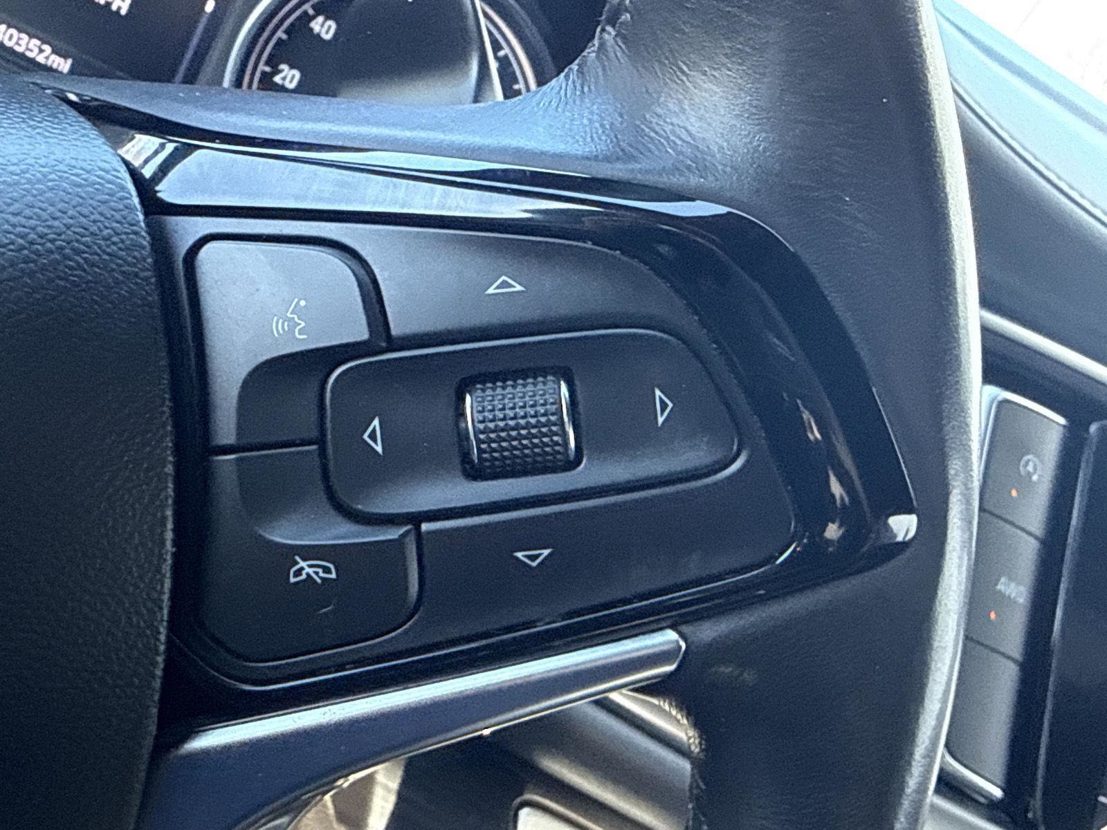 Used 2023 Buick Enclave Essence w/ Experience Buick Package image 18