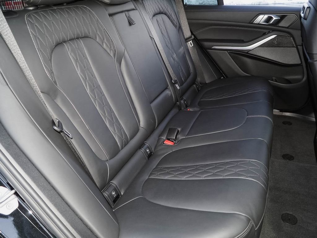 Used 2023 BMW X5 M50i w/ Dynamic Handling Package image 22