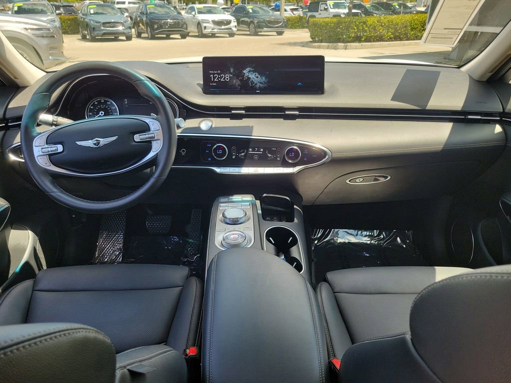 Certified 2025 Genesis GV70 2.5T AWD/4WD image 15