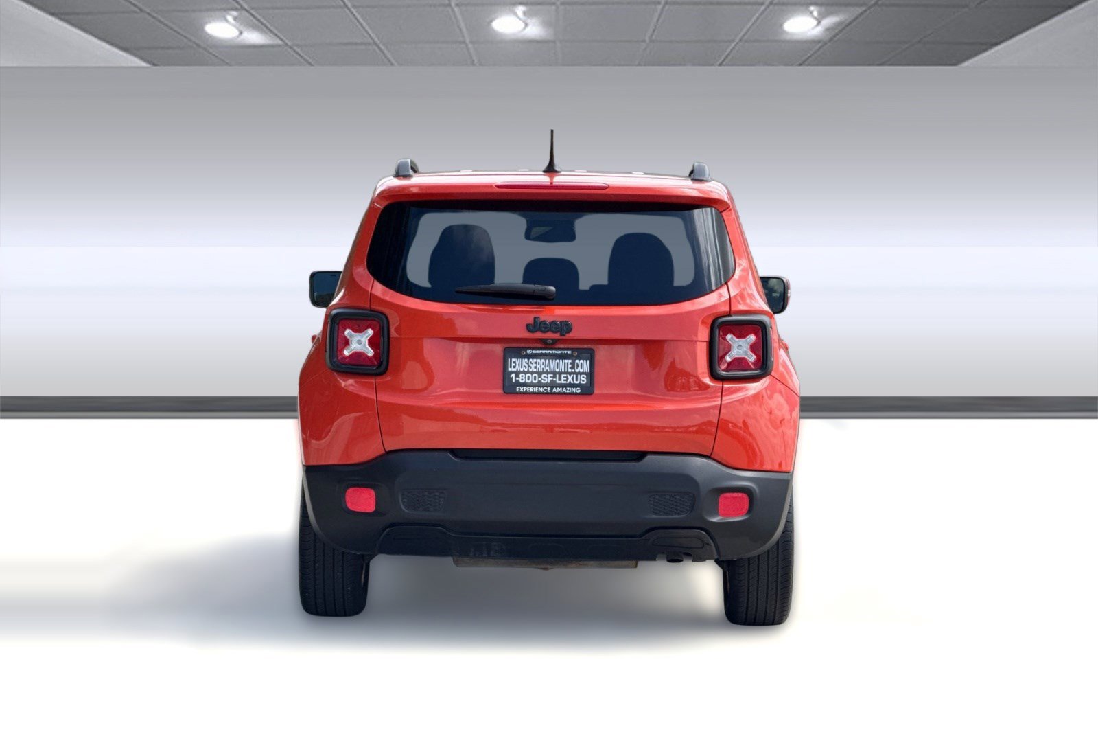 Used 2017 Jeep Renegade Altitude FWD image 9