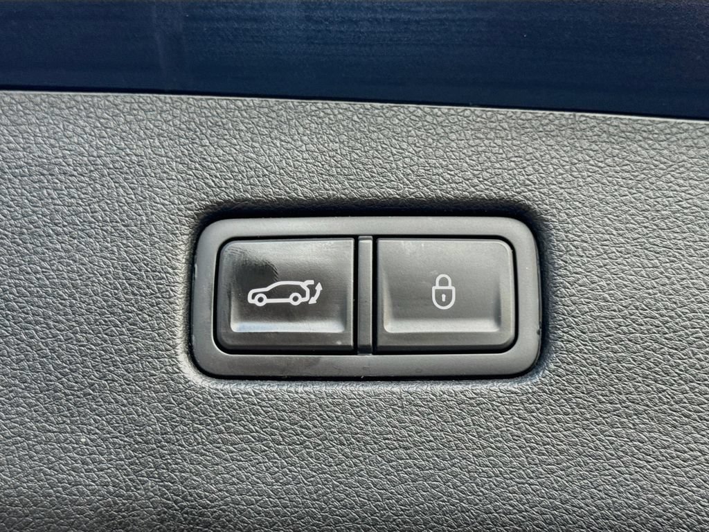 Used 2023 Genesis GV70 2.5T AWD/4WD image 32