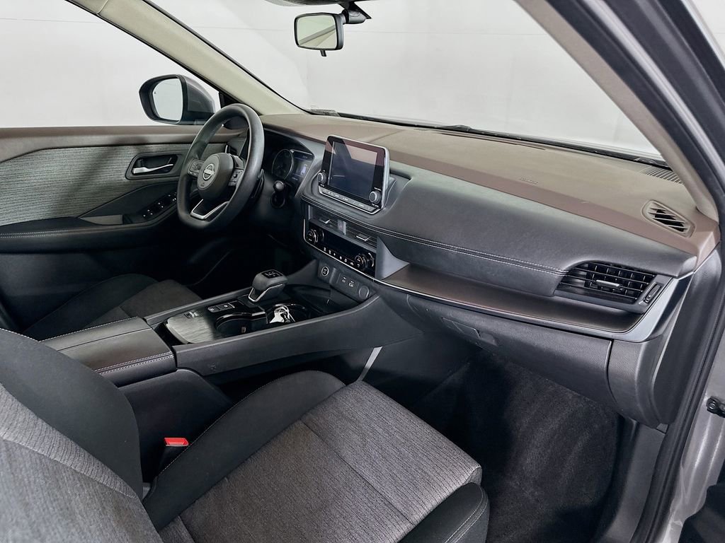 Certified 2023 Nissan Rogue SV image 34
