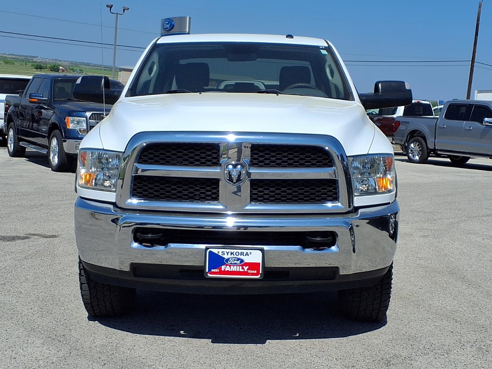 Used 2018 RAM 2500 Tradesman w/ Chrome Appearance Group image 2