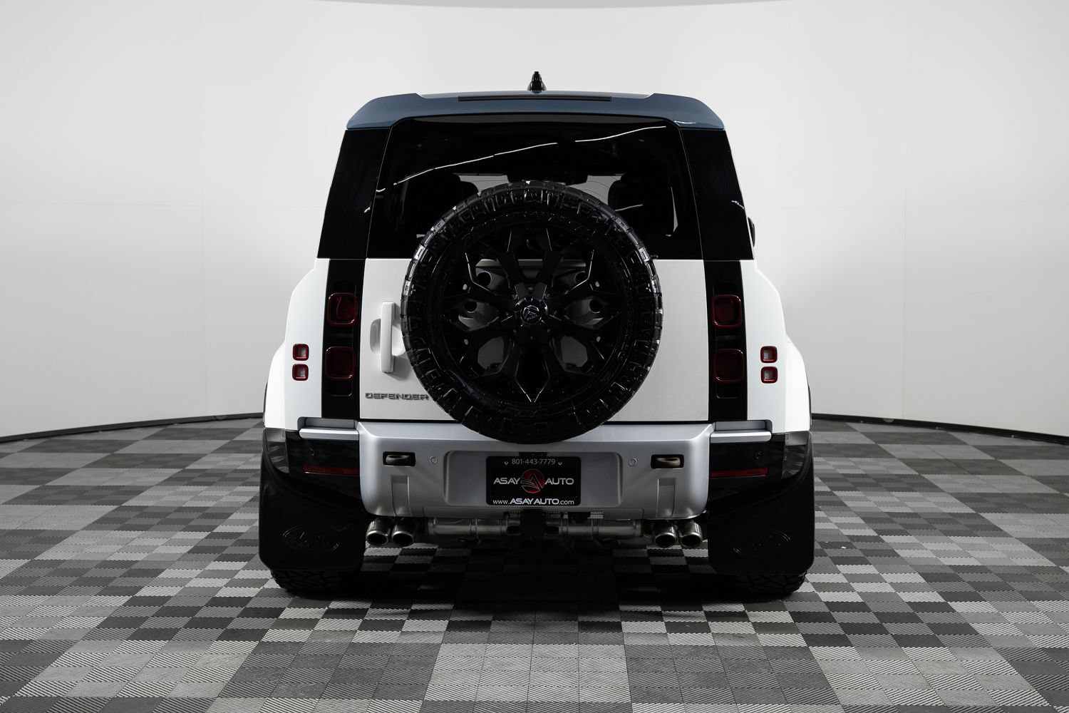 Used 2024 Land Rover Defender 110 SE AWD/4WD image 5