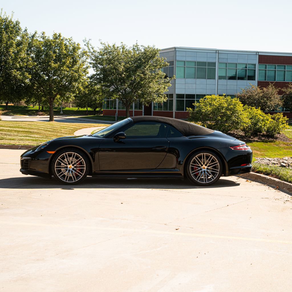 Used 2018 Porsche 911 Carrera 4S image 2