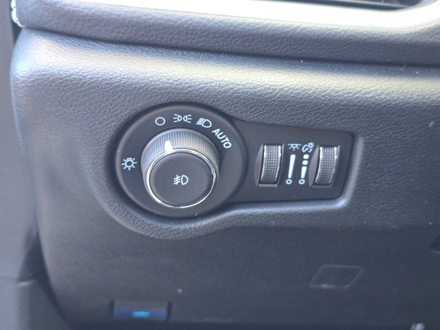 New 2026 Chrysler Pacifica Select w/ S Appearance Package FWD image 27