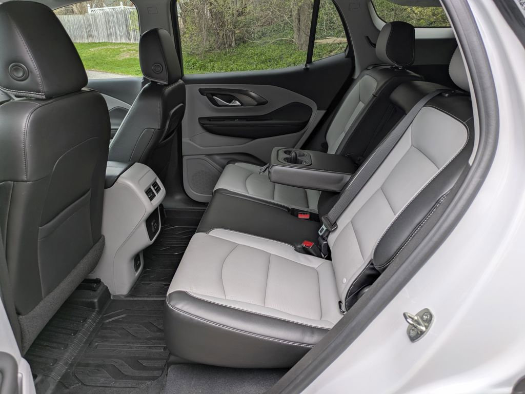 Certified 2022 GMC Terrain SLT w/ LPO, Floor Liner Package AWD/4WD image 29