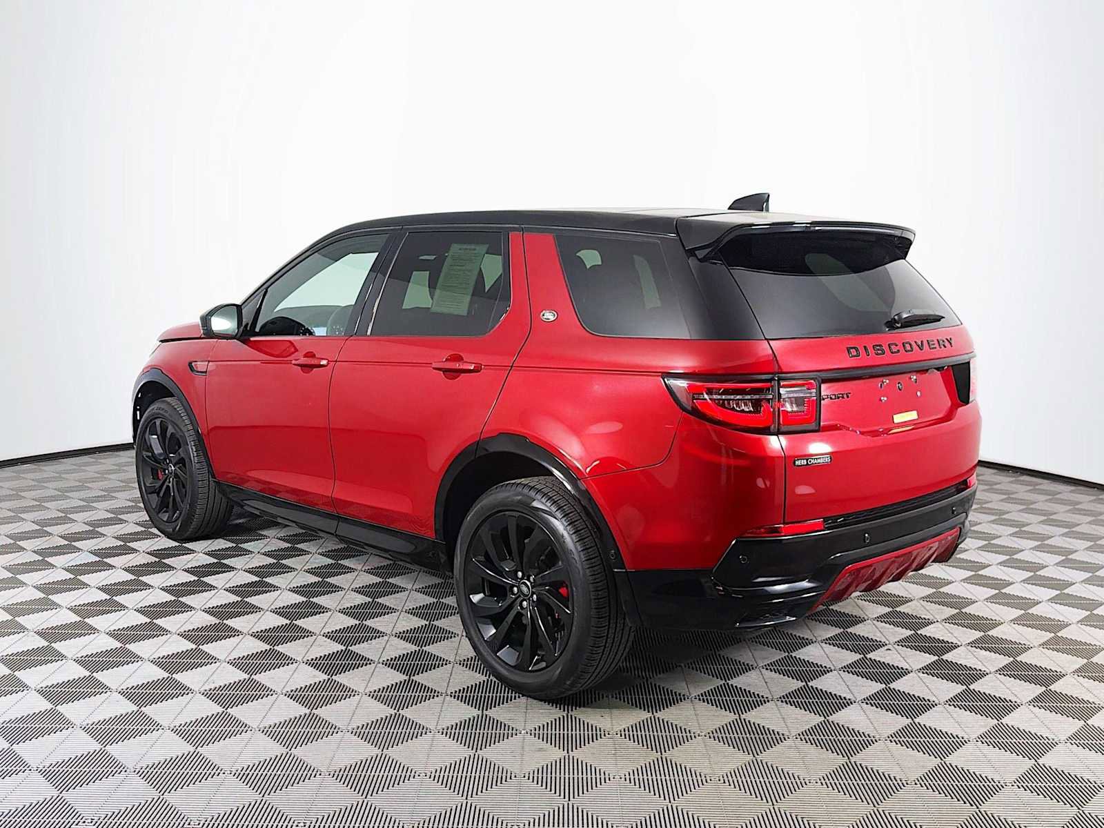 Certified 2025 Land Rover Discovery Sport Dynamic SE AWD/4WD image 7