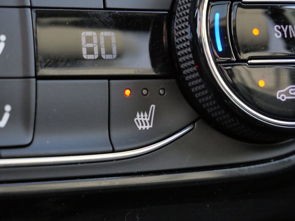 Used 2022 Buick Encore GX Essence w/ Experience Buick Package image 29