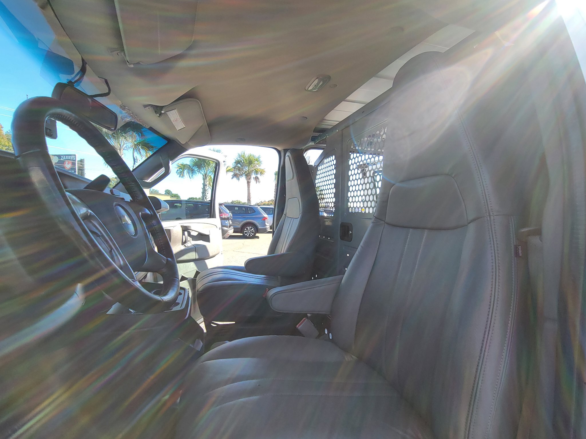 Used 2018 Chevrolet Express 2500 w/ Enhanced Convenience Package image 18