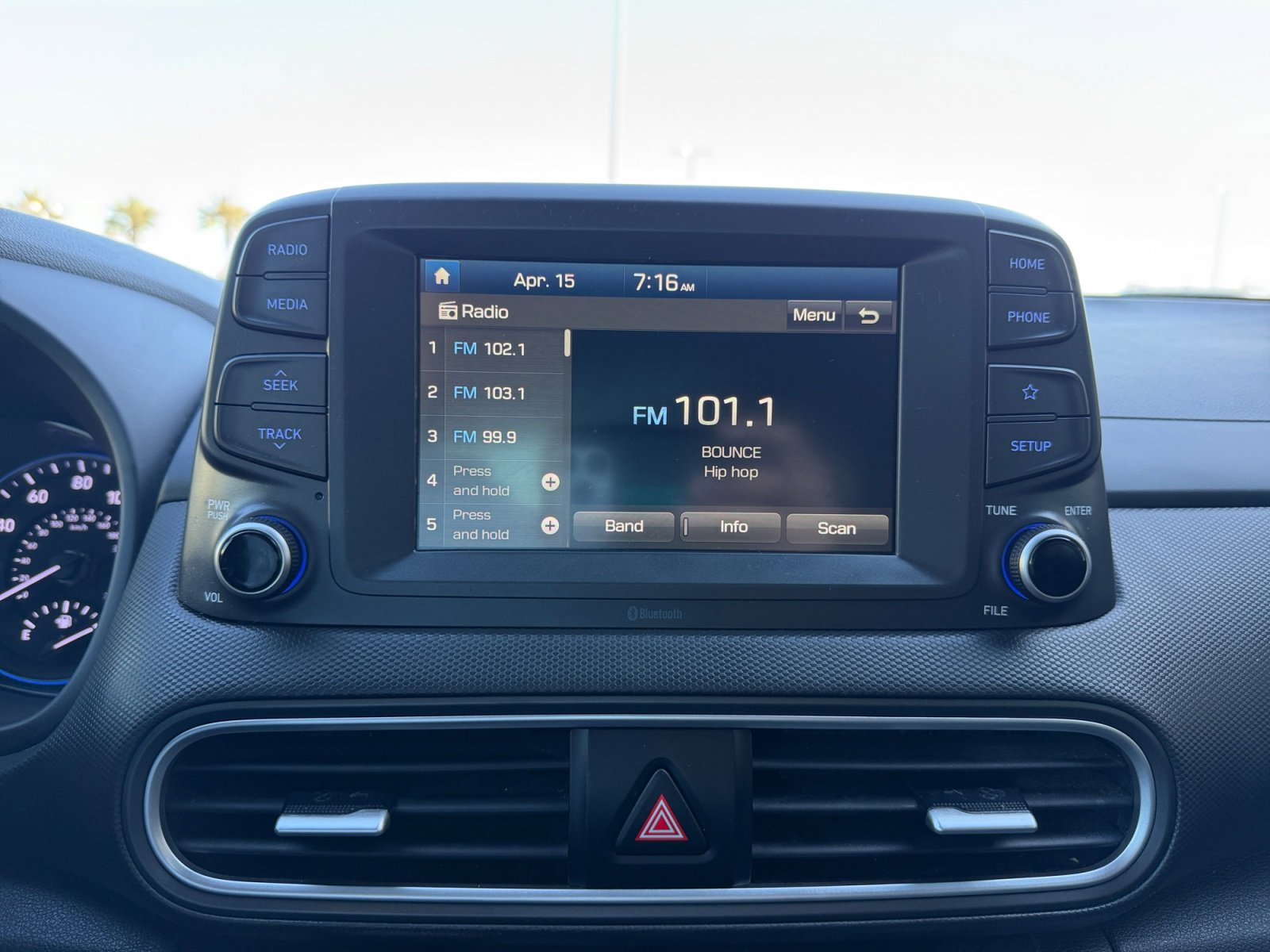 Used 2020 Hyundai Kona SE image 12