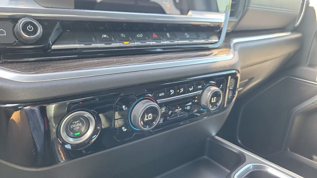 Used 2022 Chevrolet Silverado 1500 RST AWD/4WD image 19