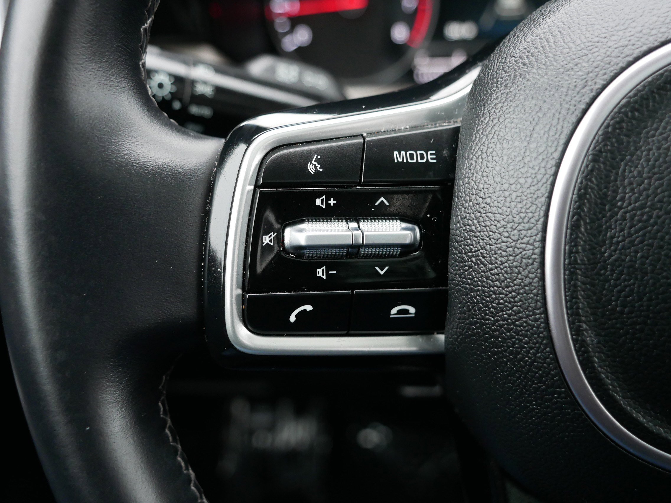 Certified 2023 Kia Sorento S w/ Panoramic Sunroof Package image 31