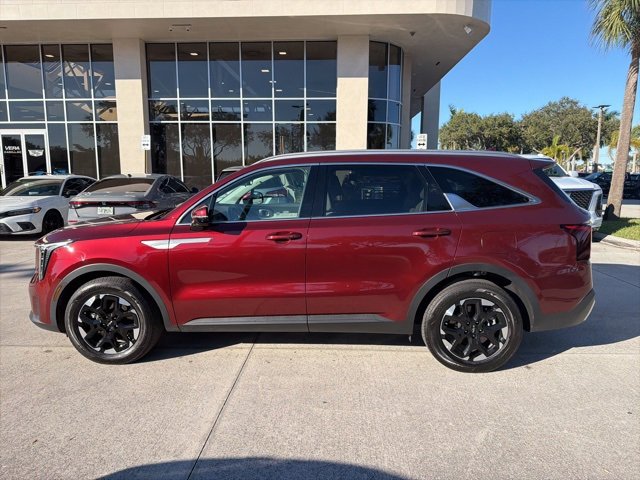 Used 2025 Kia Sorento S w/ Panoramic Sunroof Package image 3