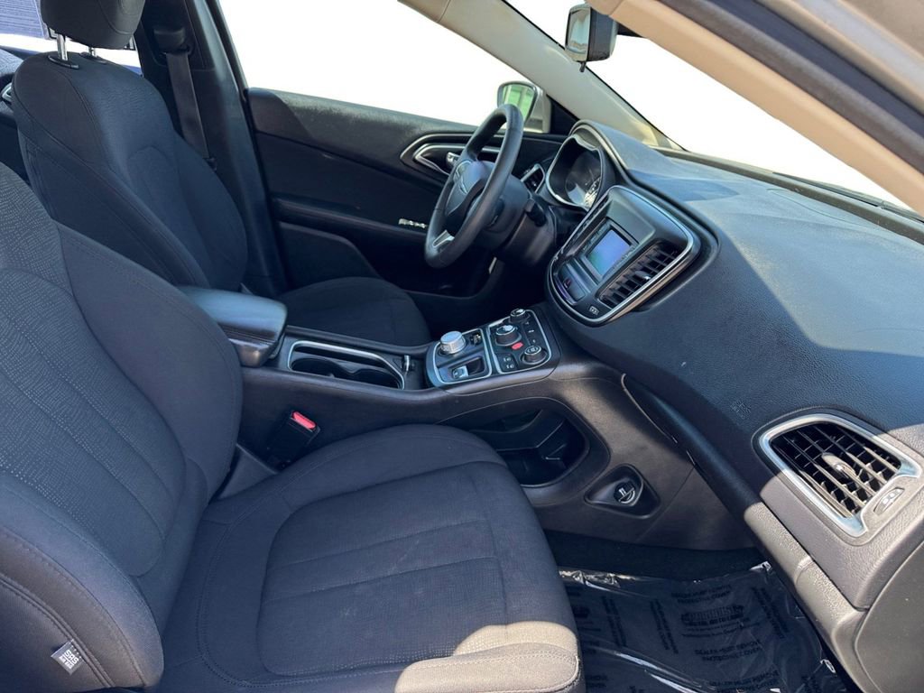 Used 2016 Chrysler 200 Limited image 15