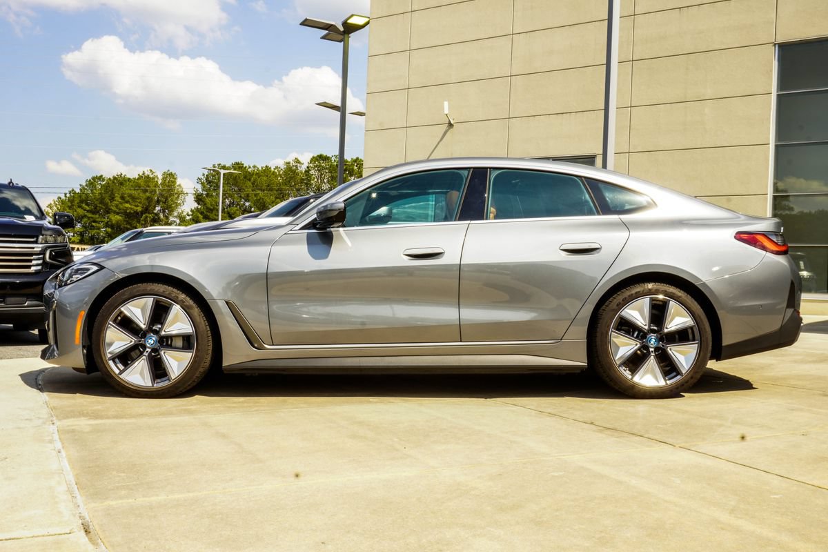Used 2024 BMW i4 eDrive40 w/ Premium Package RWD image 9