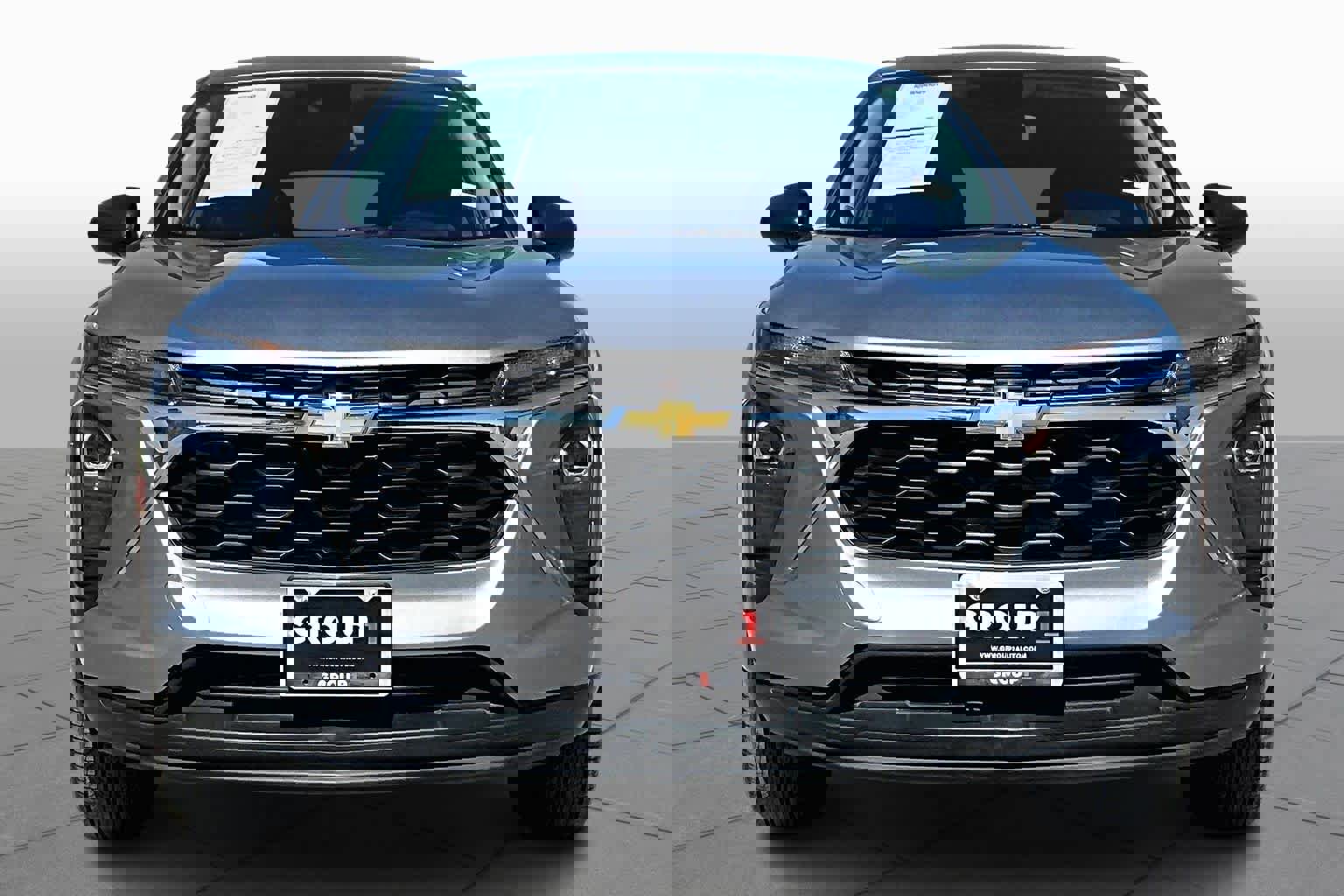 Used 2025 Chevrolet Trax LS image 4