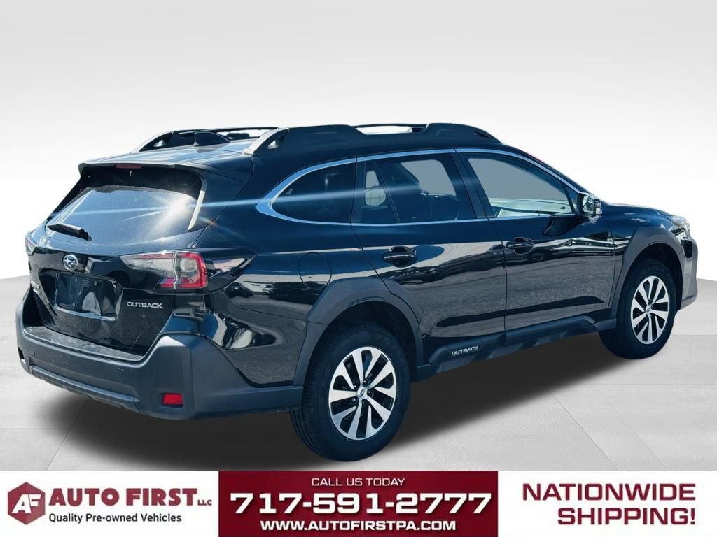 Used 2023 Subaru Outback Premium image 3