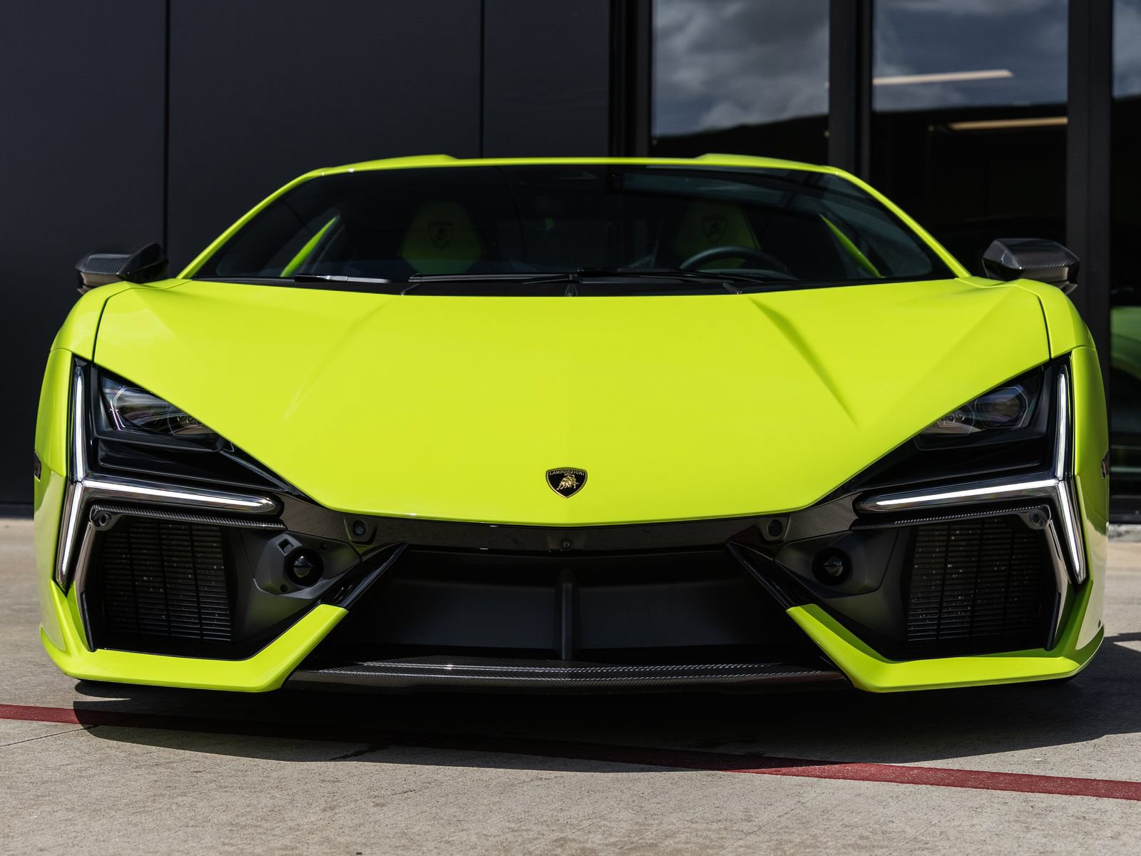 Used 2025 Lamborghini Revuelto AWD/4WD image 5