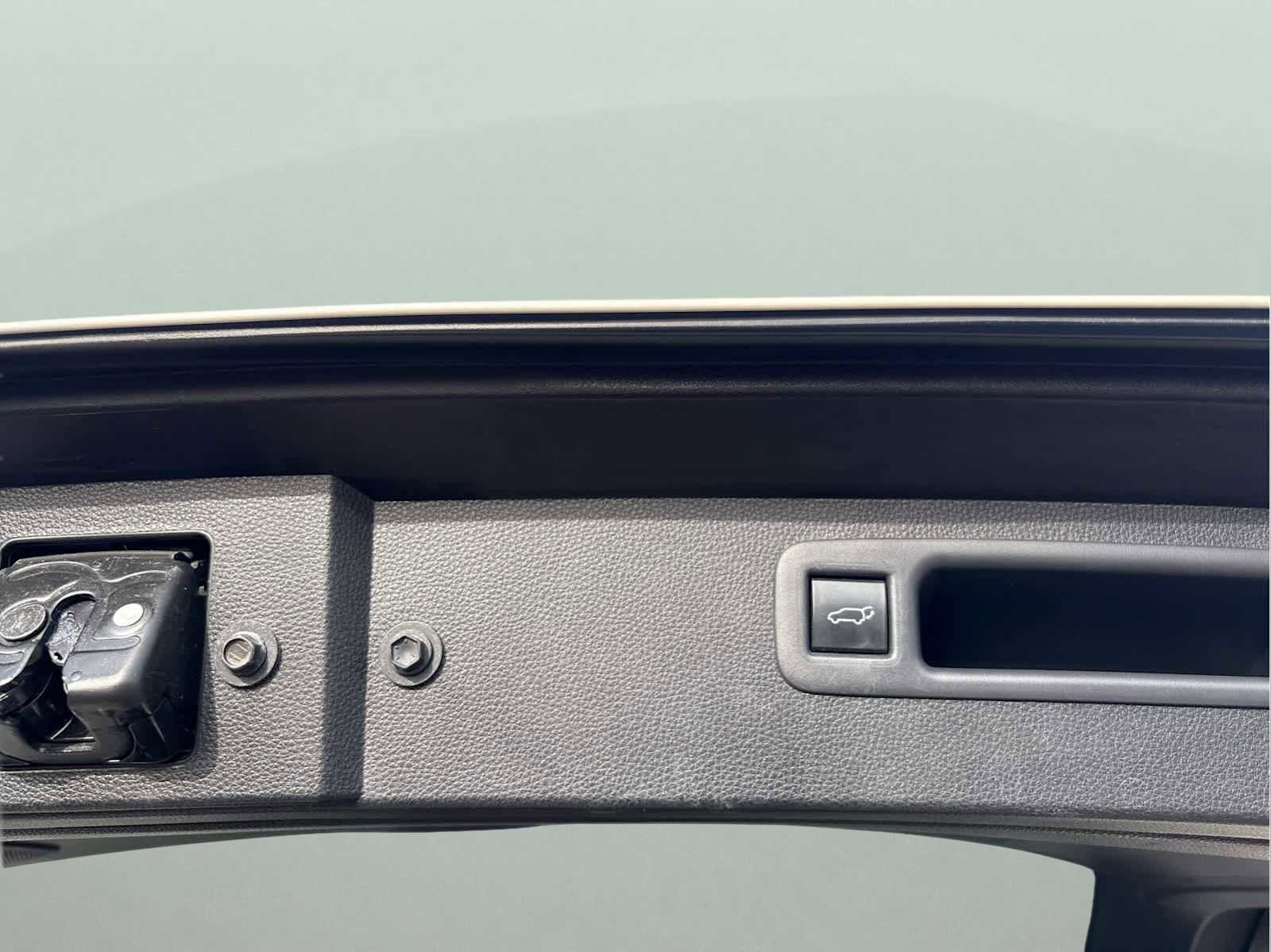 Used 2020 Toyota Highlander Limited image 41