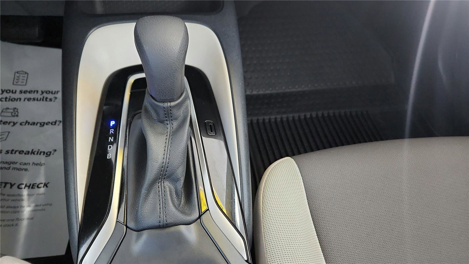 Used 2023 Toyota Corolla LE image 28