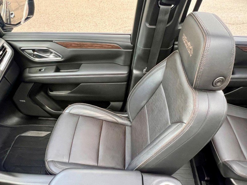 Used 2022 Chevrolet Tahoe High Country w/ Premium Package 2 AWD/4WD image 16