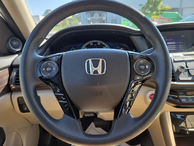 Used 2017 Honda Accord Hybrid Sedan image 22