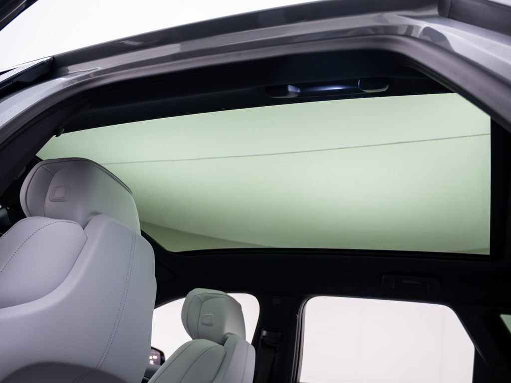 Used 2024 Cadillac Lyriq Luxury AWD/4WD image 21