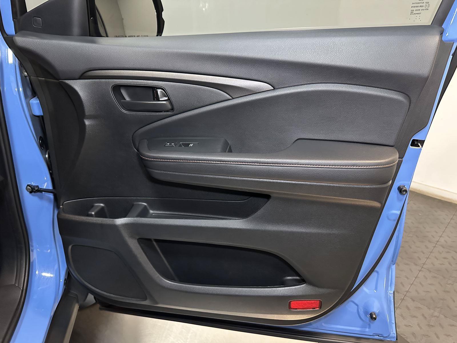 Certified 2024 Honda Passport TrailSport image 37