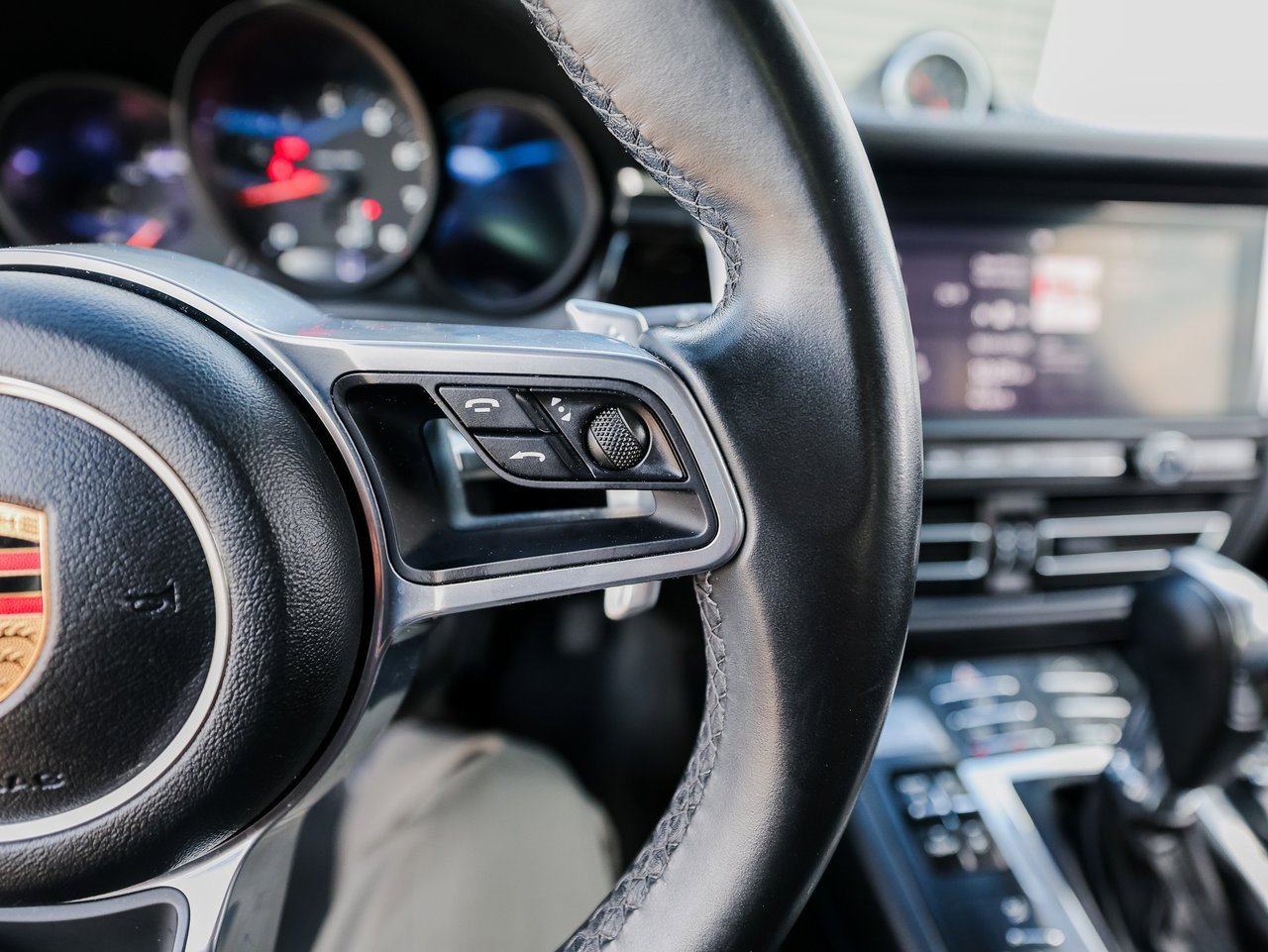 Certified 2019 Porsche Macan image 16