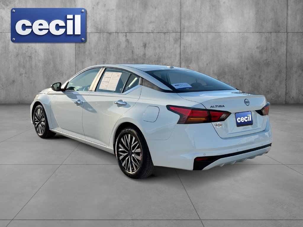 Used 2025 Nissan Altima 2.5 SV FWD image 7
