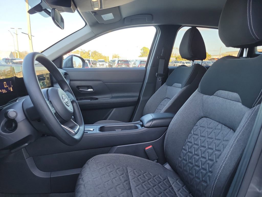 Certified 2025 Nissan Kicks SV FWD image 25