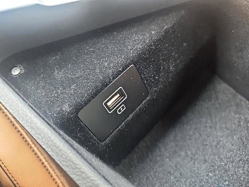 Used 2022 Genesis G70 2.0T w/ Prestige Package image 25