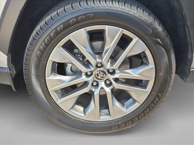 Used 2022 Toyota RAV4 XLE Premium AWD/4WD image 24