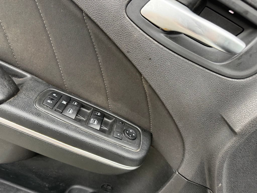 Used 2018 Dodge Charger R/T RWD image 6