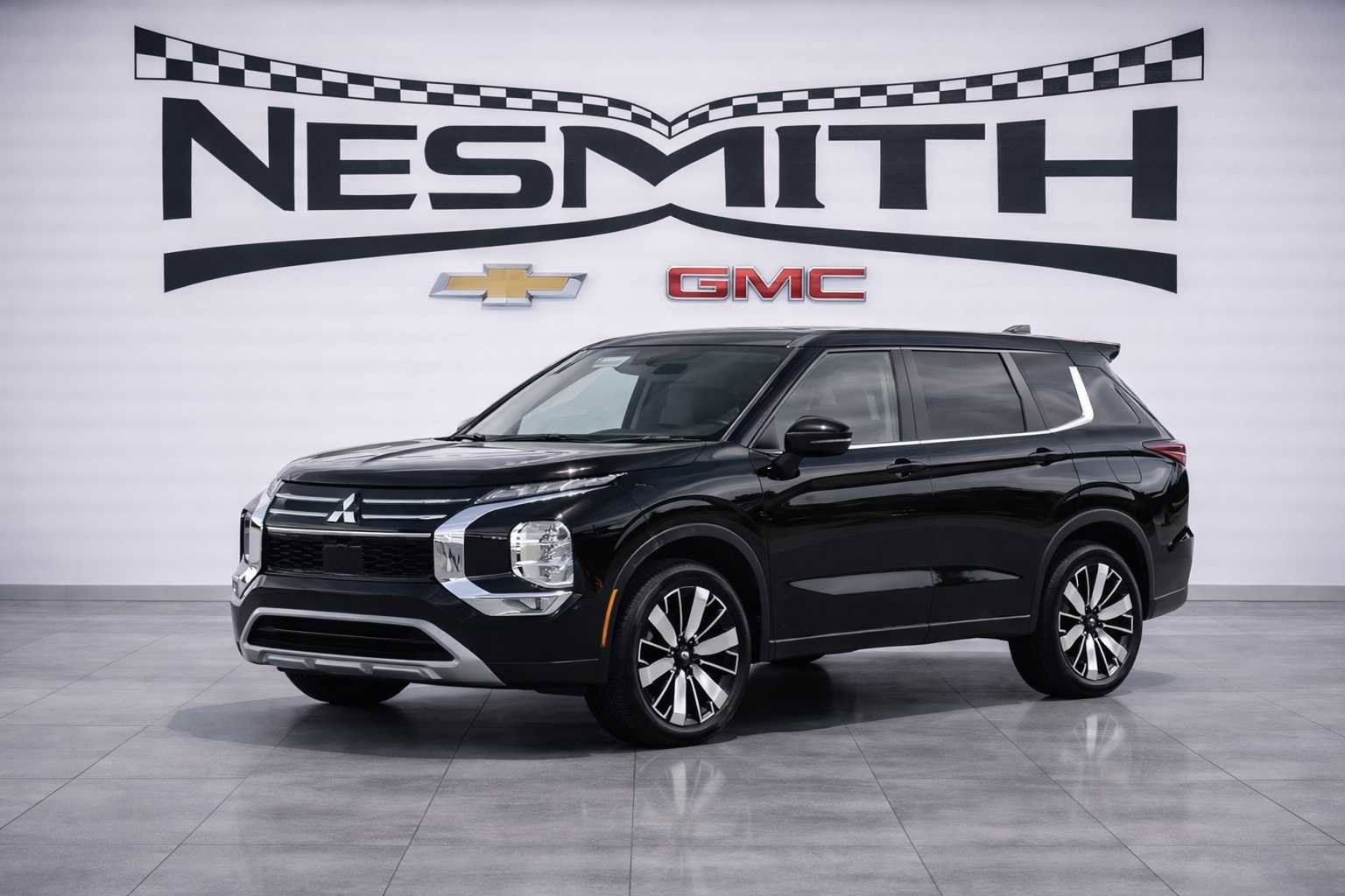 Used 2025 Mitsubishi Outlander SE image 8