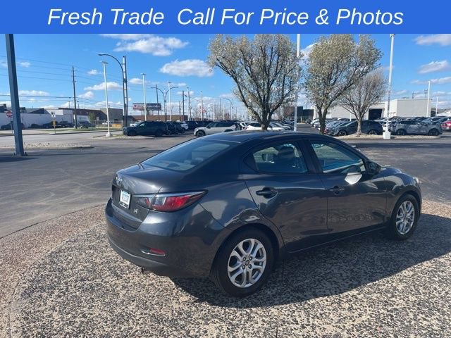 Used 2017 Toyota Yaris iA image 6