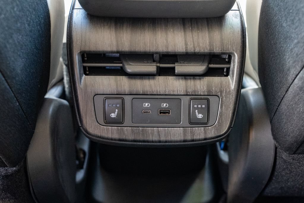 Used 2023 Nissan Ariya FWD image 9