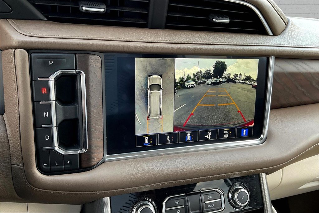 Used 2022 GMC Yukon XL Denali w/ Denali Ultimate Package AWD/4WD image 12