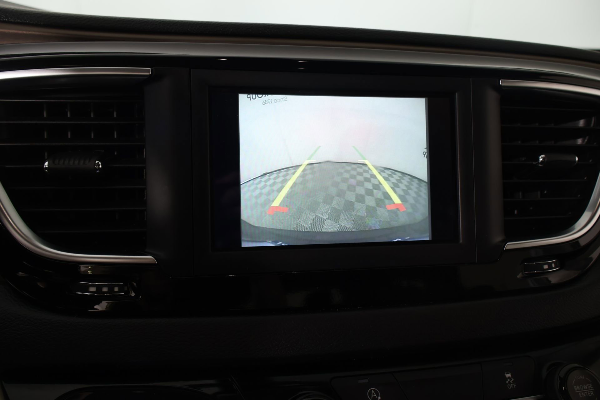 Used 2020 Chrysler Voyager LX image 6