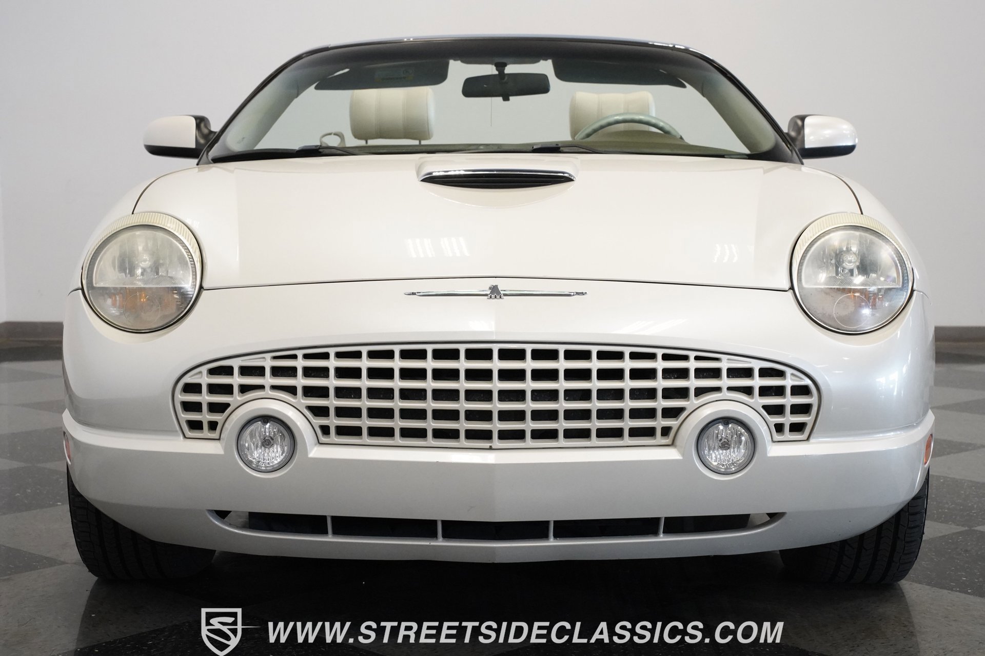 Used 2005 Ford Thunderbird 50th Anniversary image 28