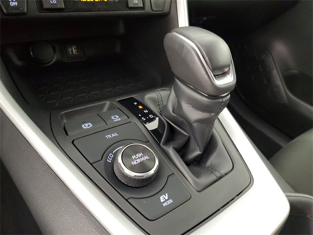 Used 2024 Toyota RAV4 SE image 31