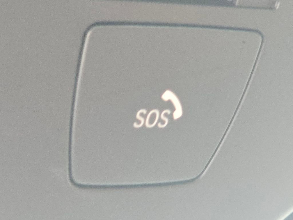 Used 2024 BMW X6 M60i image 8