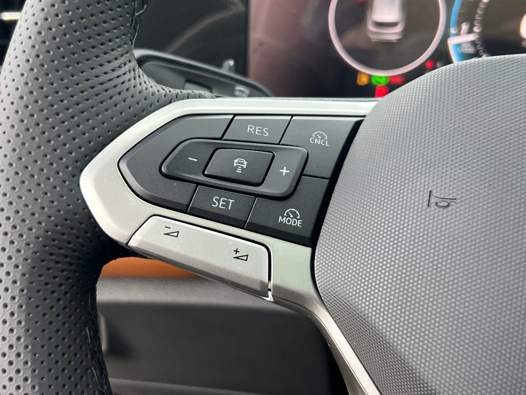 New 2026 Volkswagen Tiguan SEL R-Line image 24